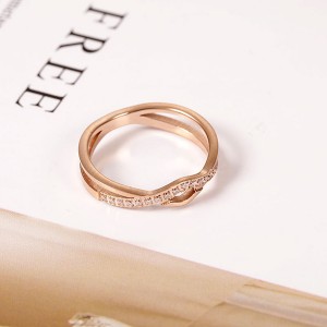 Temperament Style Rose Gold Titanium Steel Ring with Zircon