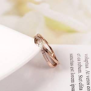 Temperament Style Rose Gold Titanium Steel Ring with Zircon