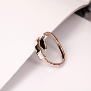 Black and White Fishtail Shell Open Ring Simple Design for Women
