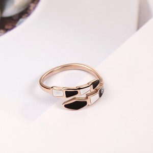 Black and White Fishtail Shell Open Ring Simple Design for Women