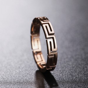 Custom Luxury Fashion Finger Chunky Zodiac Letter Silver 18k Plated Gold Stainless Steel Jewelry Women Initial Ring