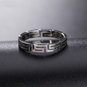 Custom Luxury Fashion Finger Chunky Zodiac Letter Silver 18k Plated Gold Stainless Steel Jewelry Women Initial Ring