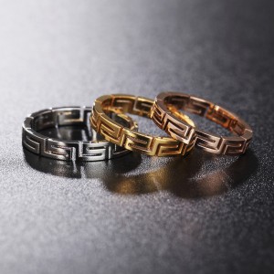 Custom Luxury Fashion Finger Chunky Zodiac Letter Silver 18k Plated Gold Stainless Steel Jewelry Women Initial Ring