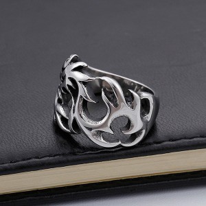 Silver Personalized Dragon-Shaped Hollow Stainless Steel Titanium Ring