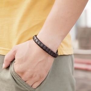 Braided Leather Bracelets for Men Bangle Bracelets Fashion Magnetic Clasp